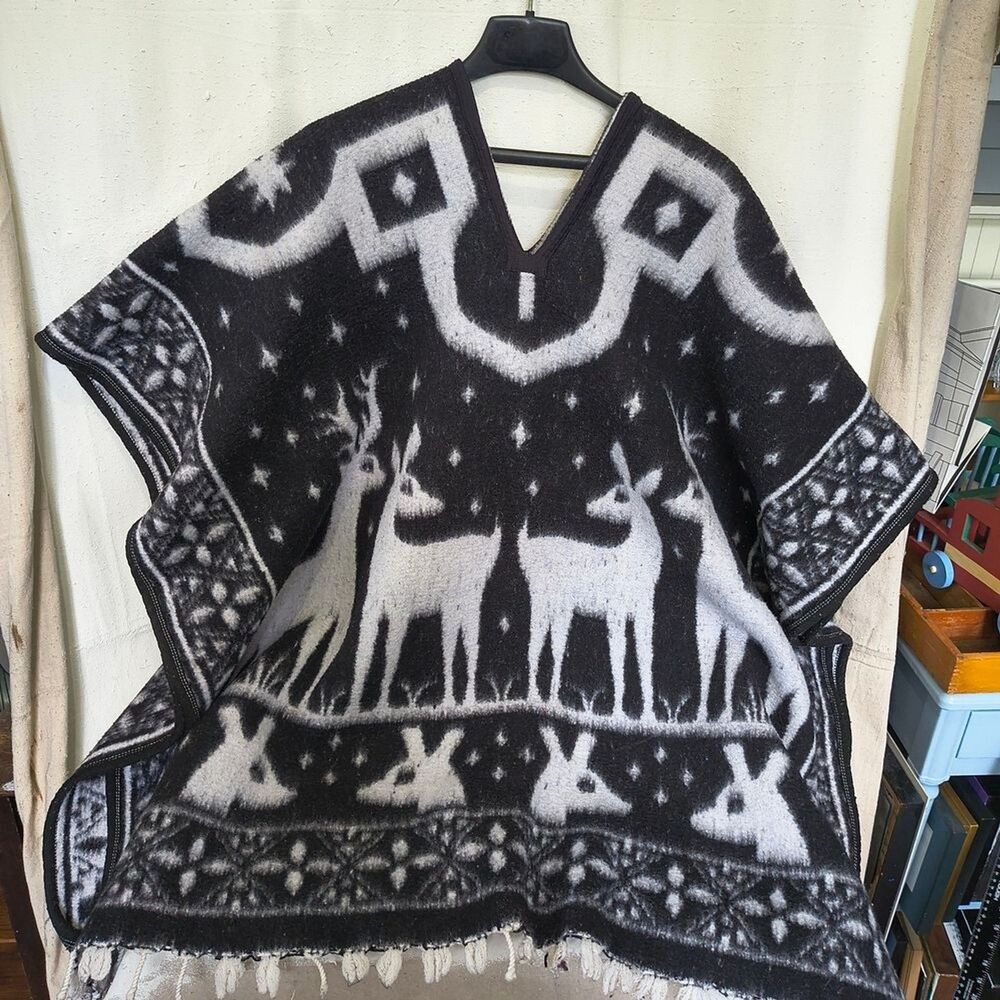 Black and White X Large Reversible Deer Blnket Coat Poncho